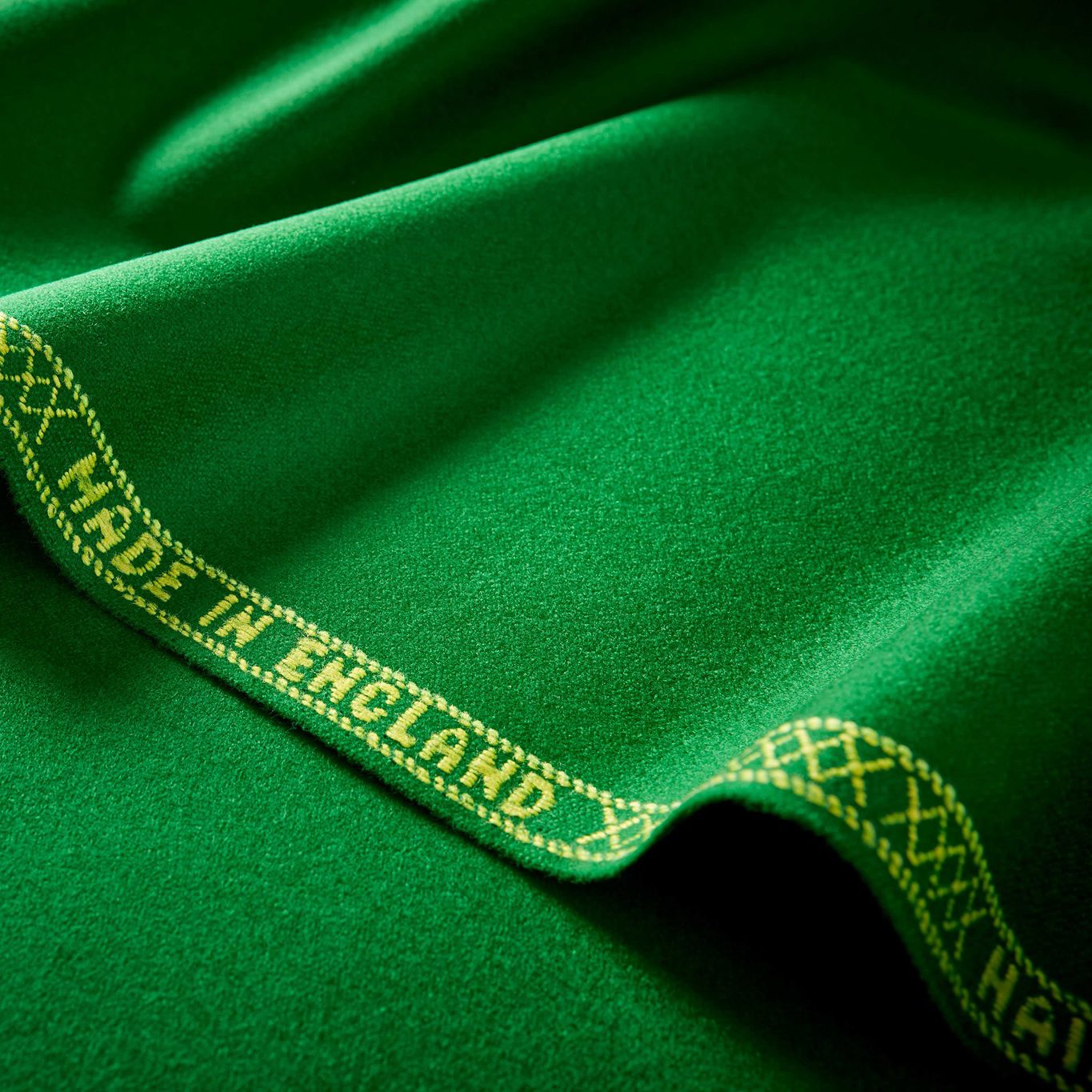 ENGLISH Hainsworth Pool Snooker Billiard Table Cloth GREEN Per 500mm 1 ENGLISH Hainsworth Pool Snooker Billiard Table Cloth GREEN Per 500mm