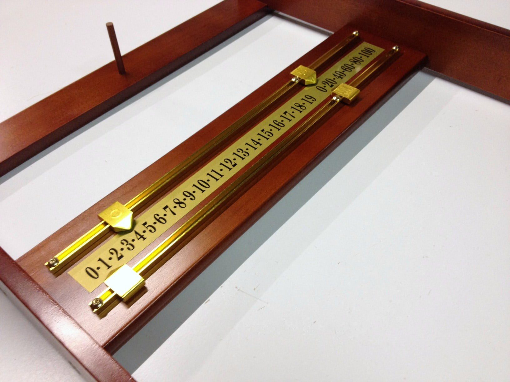 Walnut Pool Snooker Billiard Cue Stick Rack Holder Unit For 8 Cues, Balls, Triangle, Snooker Scoreboard 2 WALNUT POOL SNOOKER BILLIARD TABLE CUE RACK Holds 8 Cues, Balls, Triangle, Snooker Scoreboard