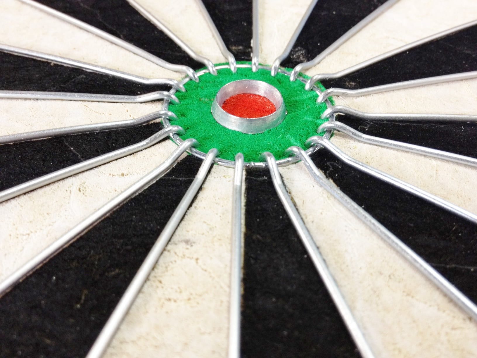Genuine Bristle PRO STAR Dart board + Winmau OUTSHOT Surround + Darts 5 WOW ON SALE NEW Genuine Bristle Sisal Australia PRO STAR Dart Board + Free Darts