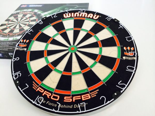 NEW PRO SFB Winmau Dart board precision-manufactured staple-free bullseye