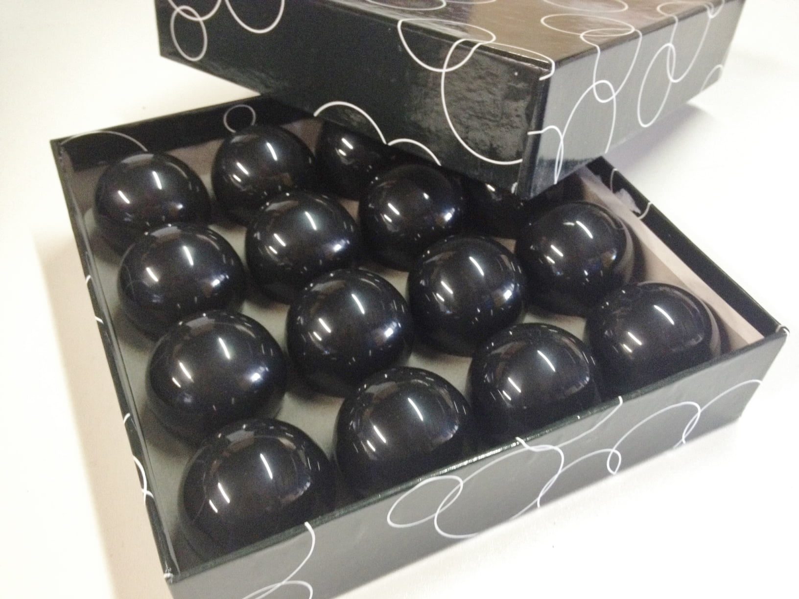 16 x Plain Black Balls 2 inch (Bulk Buy for pubs & clubs)