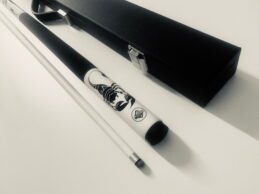 Sting Scorpion White Graphite Pool Snooker Billiard Cue and Black Cue Case
